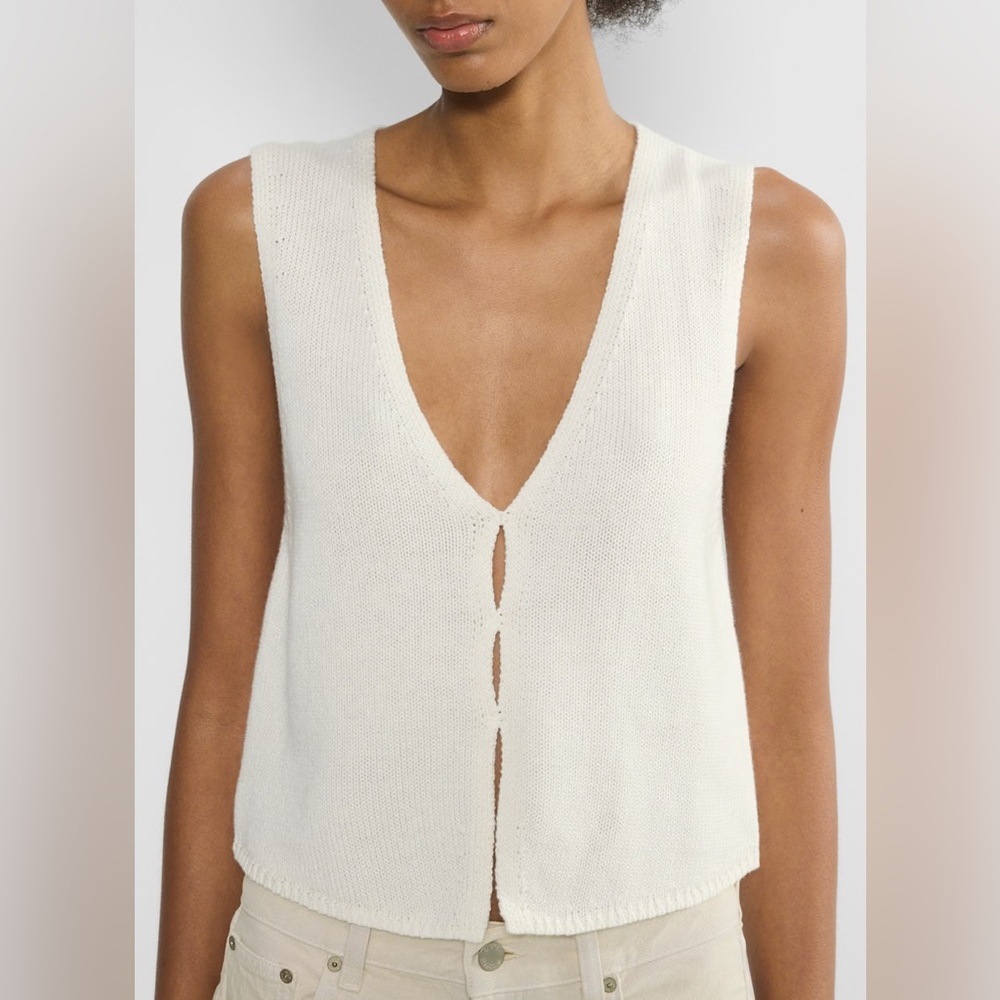 Aritzia - Basque Sweater Vest (Wilfred)